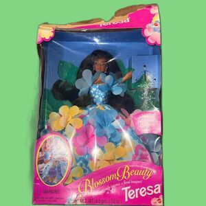 Blossom Beauty Teresa Barbie – 90s Mattel – NRFB – Interactive Dress